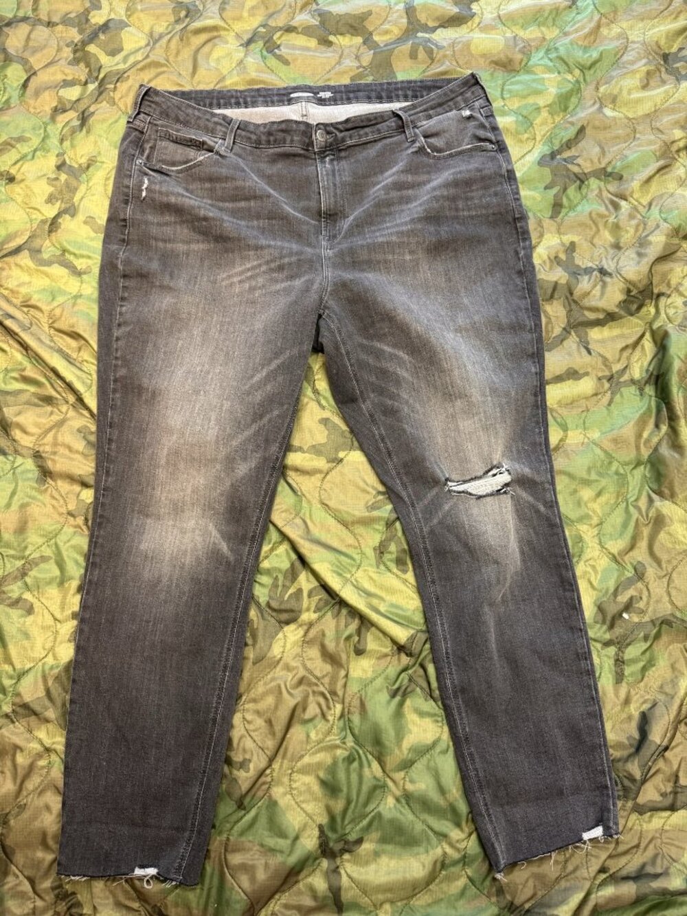 Old Navy Rockstar Skinny Jeans Faded Black - Sz 20